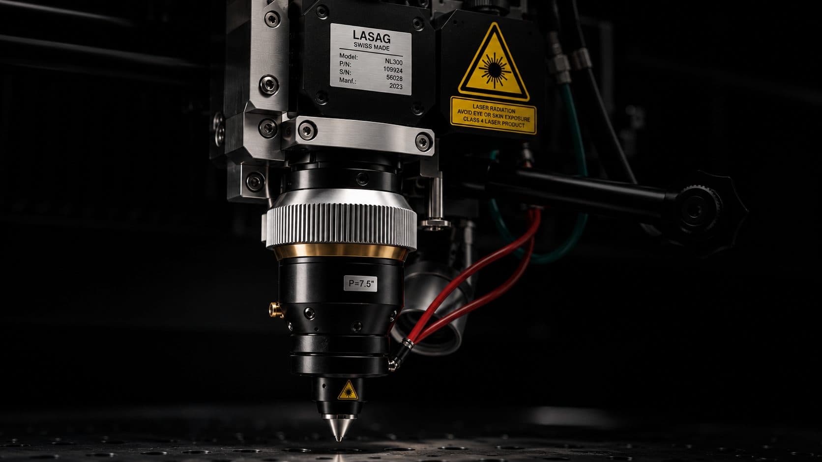 Laser cutting head in a Raytech laser system